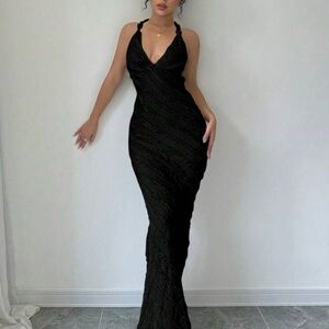 Black Sleeveless V-Neck Evening Maxi Dress